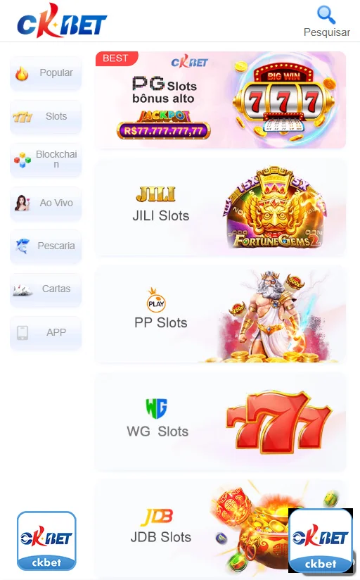 Jogadores se divertindo em máquinas caça-níqueis